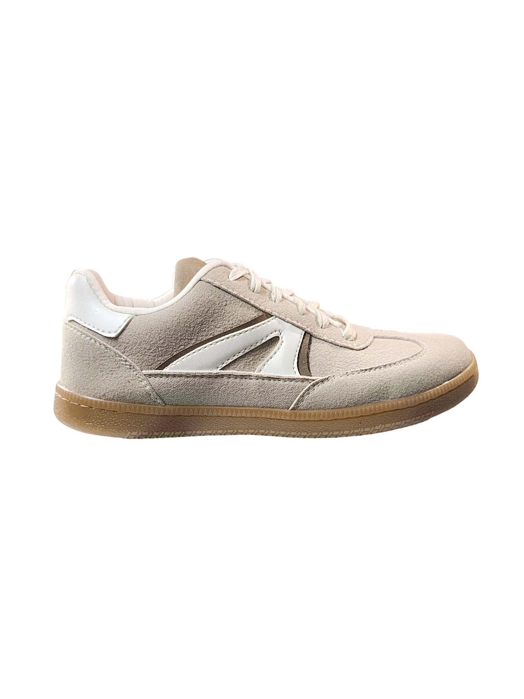 Vista de perfil lateral del calzado Mistral en color beige, resaltando su diseño plano, ligero y de apariencia fresca para el uso cotidiano.